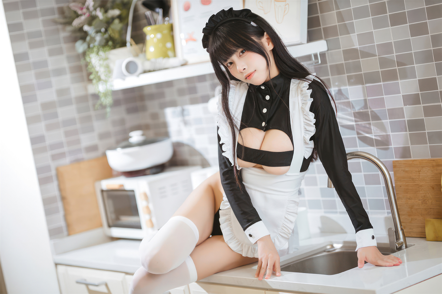 #三無人型 -  高叉女仆 [42P-289.27 MB]